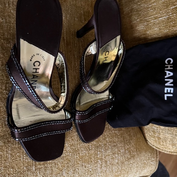 AUTHENTIC CHANEL SATIN SANDALS - Picture 6 of 7